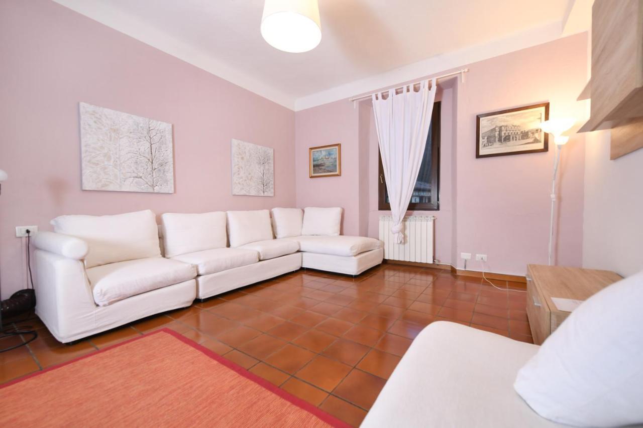 Villa Pinetina B&B Lasnigo Buitenkant foto