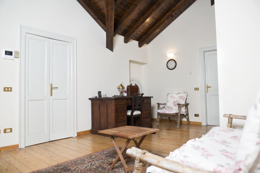 Villa Pinetina B&B Lasnigo Kamer foto