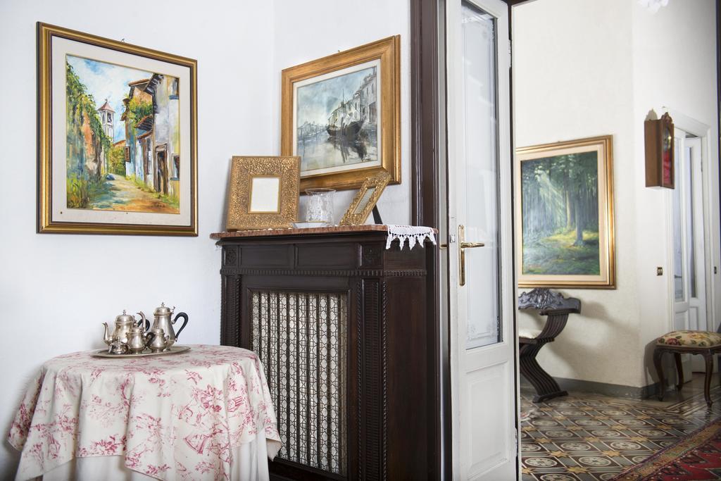 Villa Pinetina B&B Lasnigo Buitenkant foto