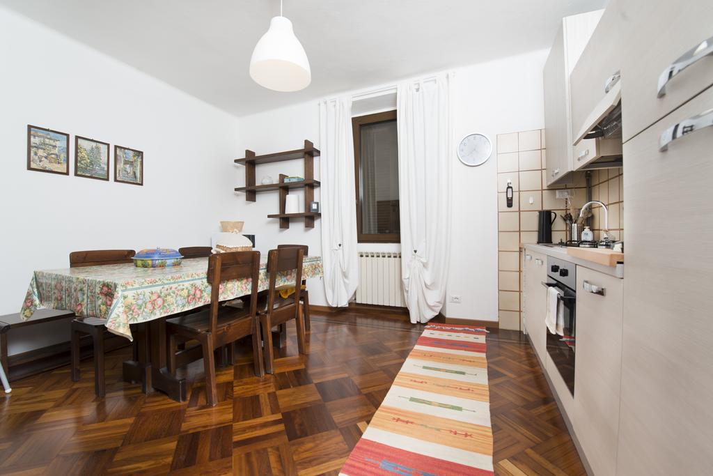 Villa Pinetina B&B Lasnigo Buitenkant foto