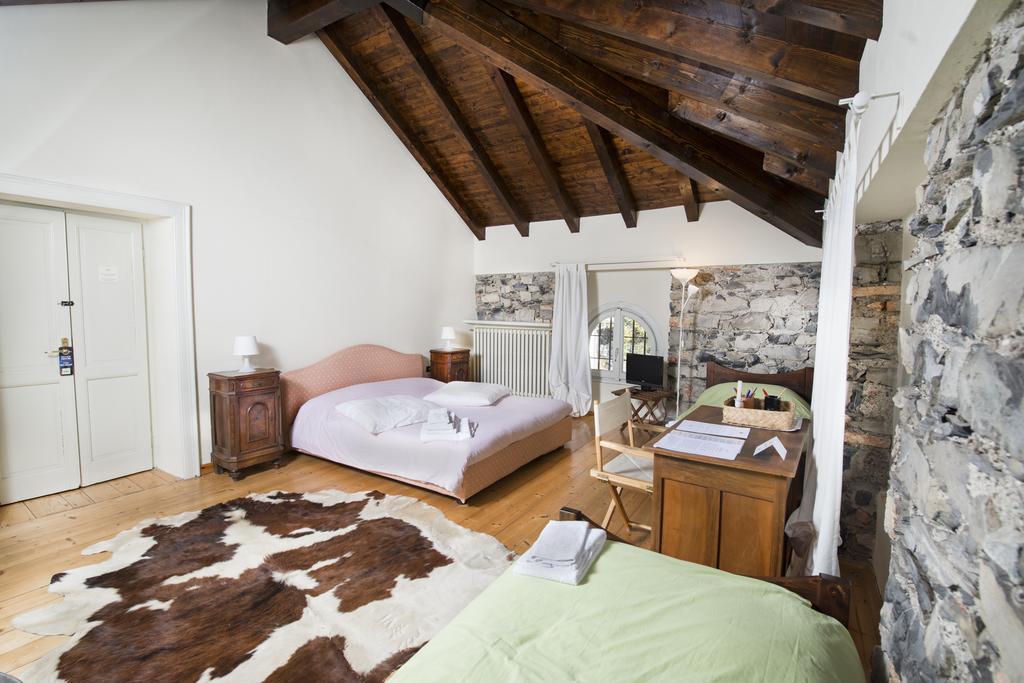 Villa Pinetina B&B Lasnigo Buitenkant foto