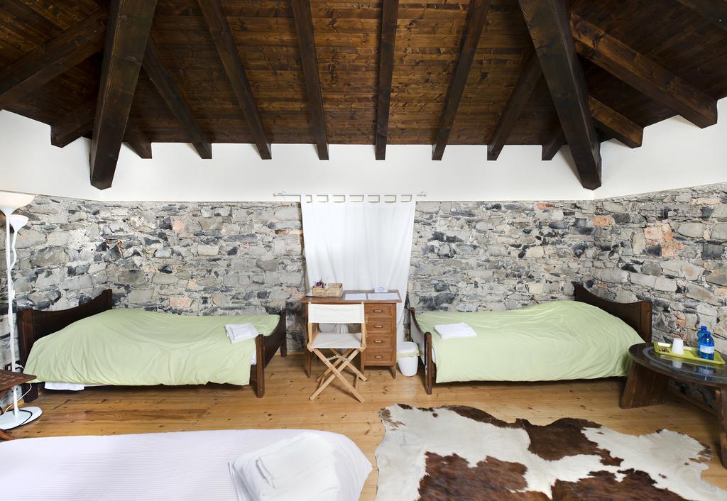 Villa Pinetina B&B Lasnigo Buitenkant foto